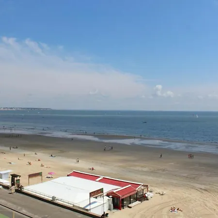 En Bord De Avec Terrasse, Ideal Pour 2 Personnes - Proche Commerces Et Casino, - Fr-1-245-68 דירה